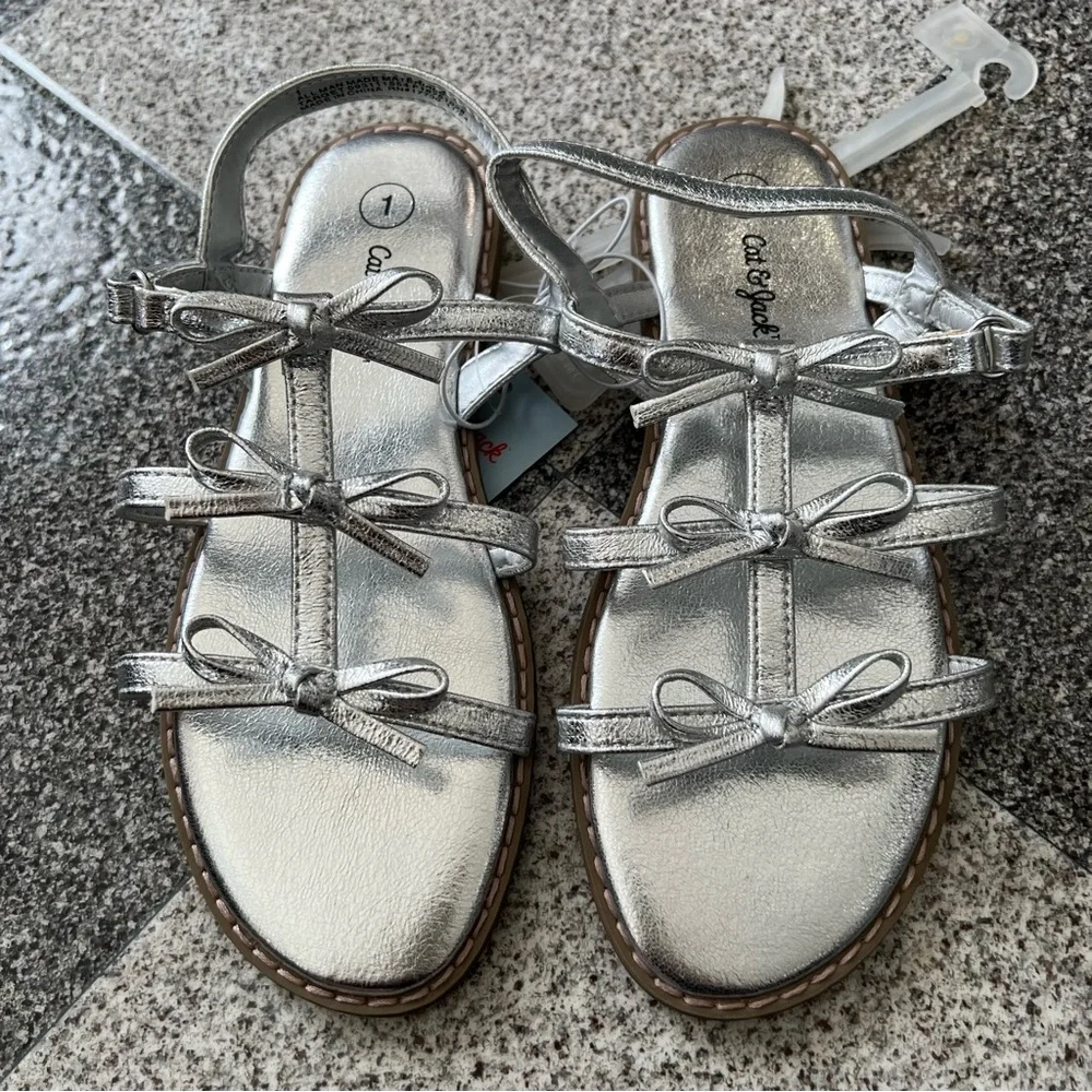 Cat & Jack Girl's Aria Bow Sandals in Silver- Size 1